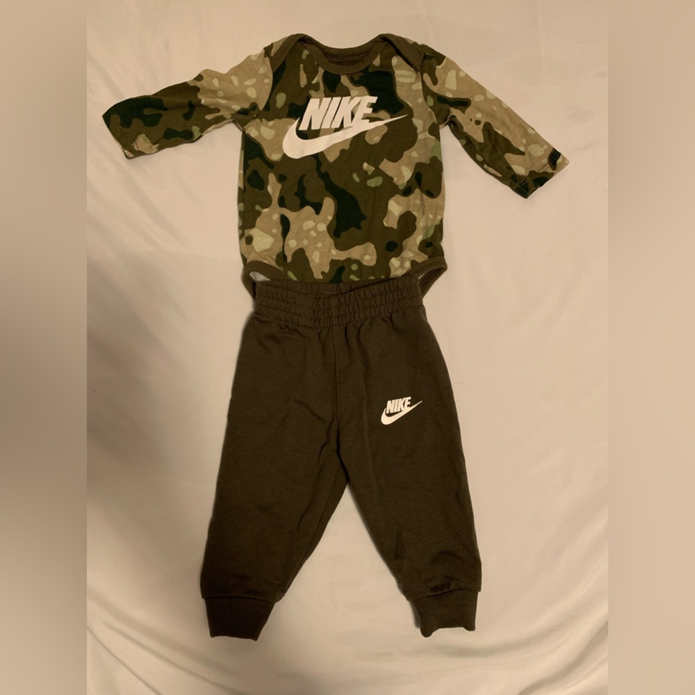Nike Kids Camouflage Top and Black Joggers